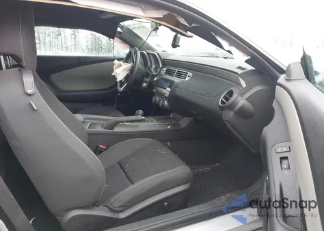 2013 Chevrolet Camaro 1Ls z USA, uszkodzony, nr VIN 2G1FE1E31D9213936